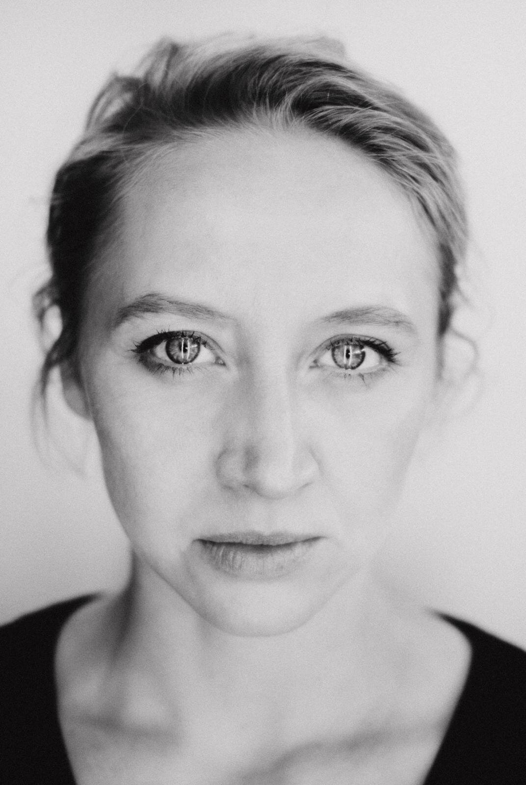 A moody interior film still captured by DoP Stephan Burchardt Anna Maria Mühe.