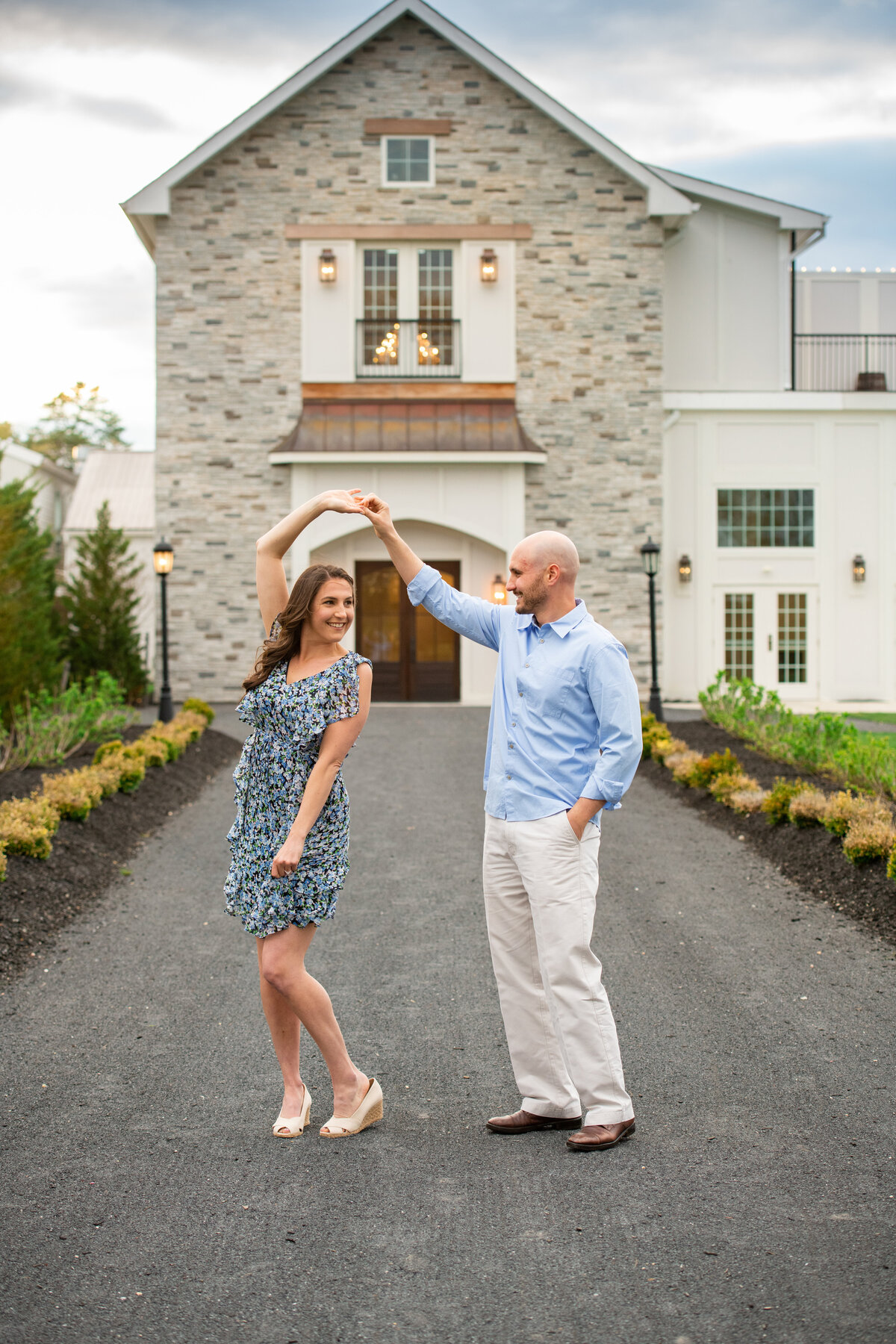groom-to-be_dancing_with_bride-to-be