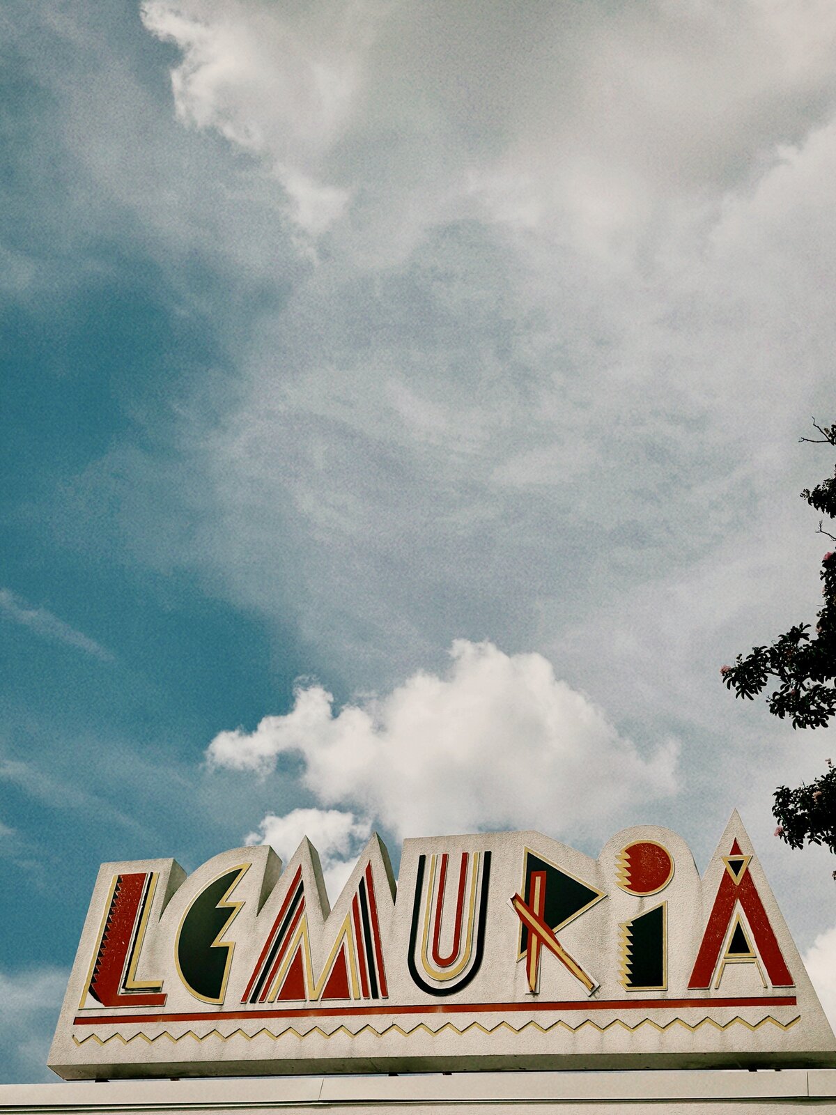 banner hall-jackson-ms-mississippi-lemuria-bookstore