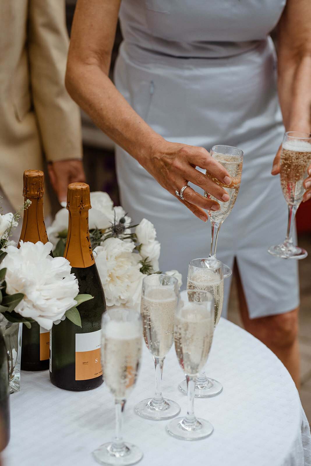 e-guelph-backyard-wedding-elopement-urban-toasts-2