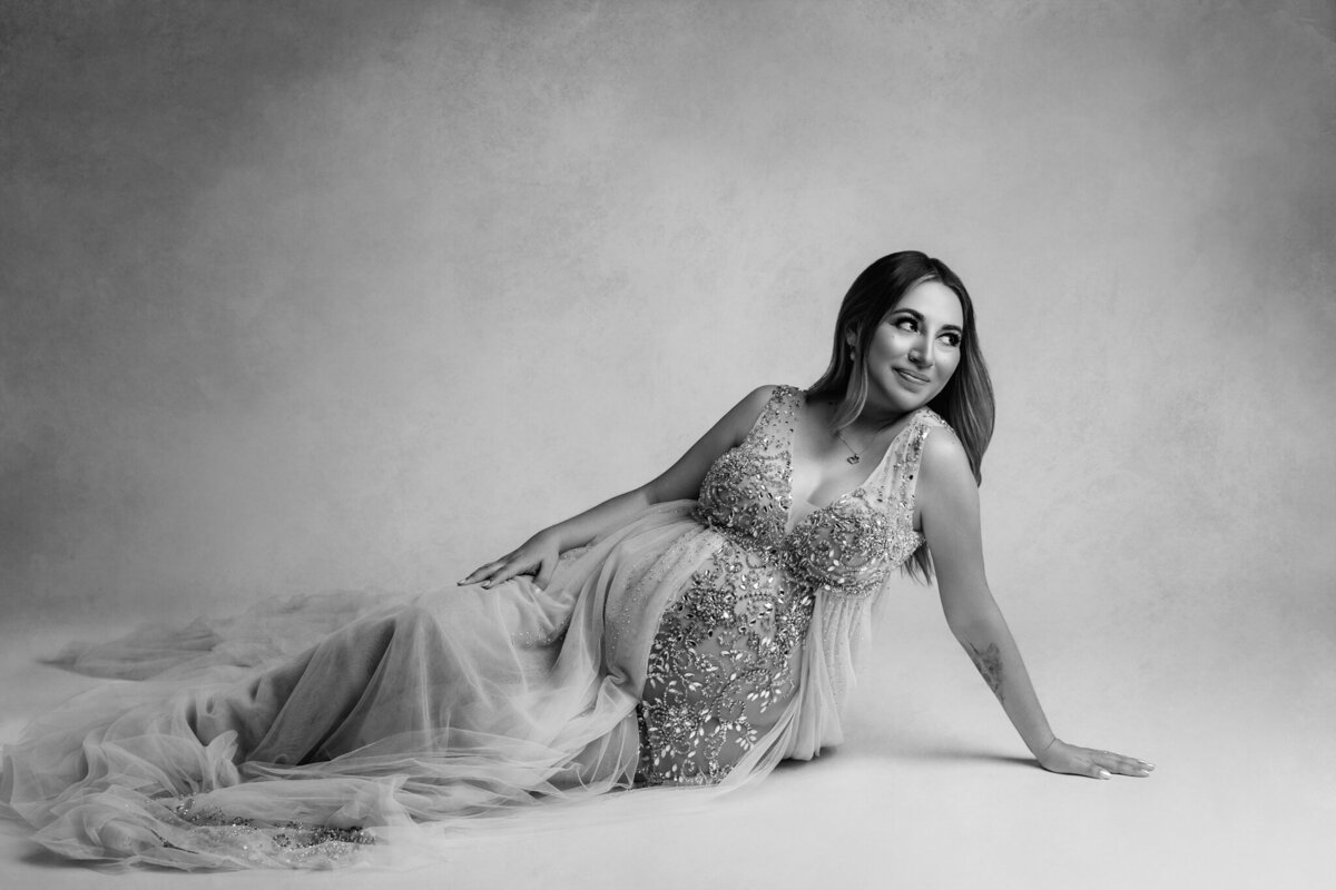 NW Arkansas maternity photographer, maternity photography near me, maternity portraits NW Arkansas, pregnancy photoshoot near me