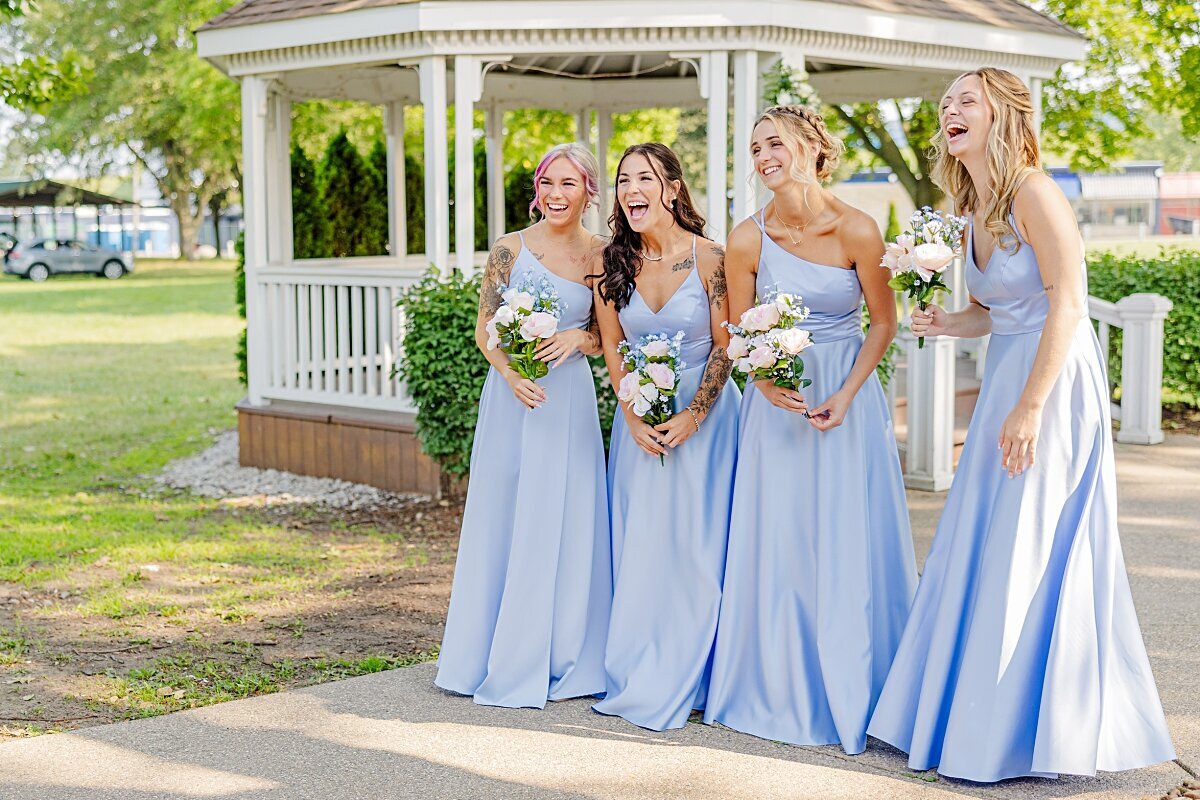 bridesmaids-smiling-freedom-hill