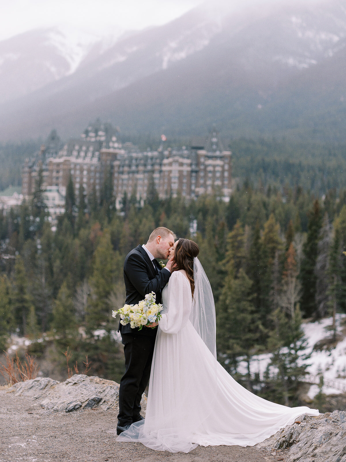 raven-alexandra-signature-weddings-calgary-banff-jasper-alberta-saskatoon-saskatchewan-luxury-wedding-planner-k-and-t-wedding-327