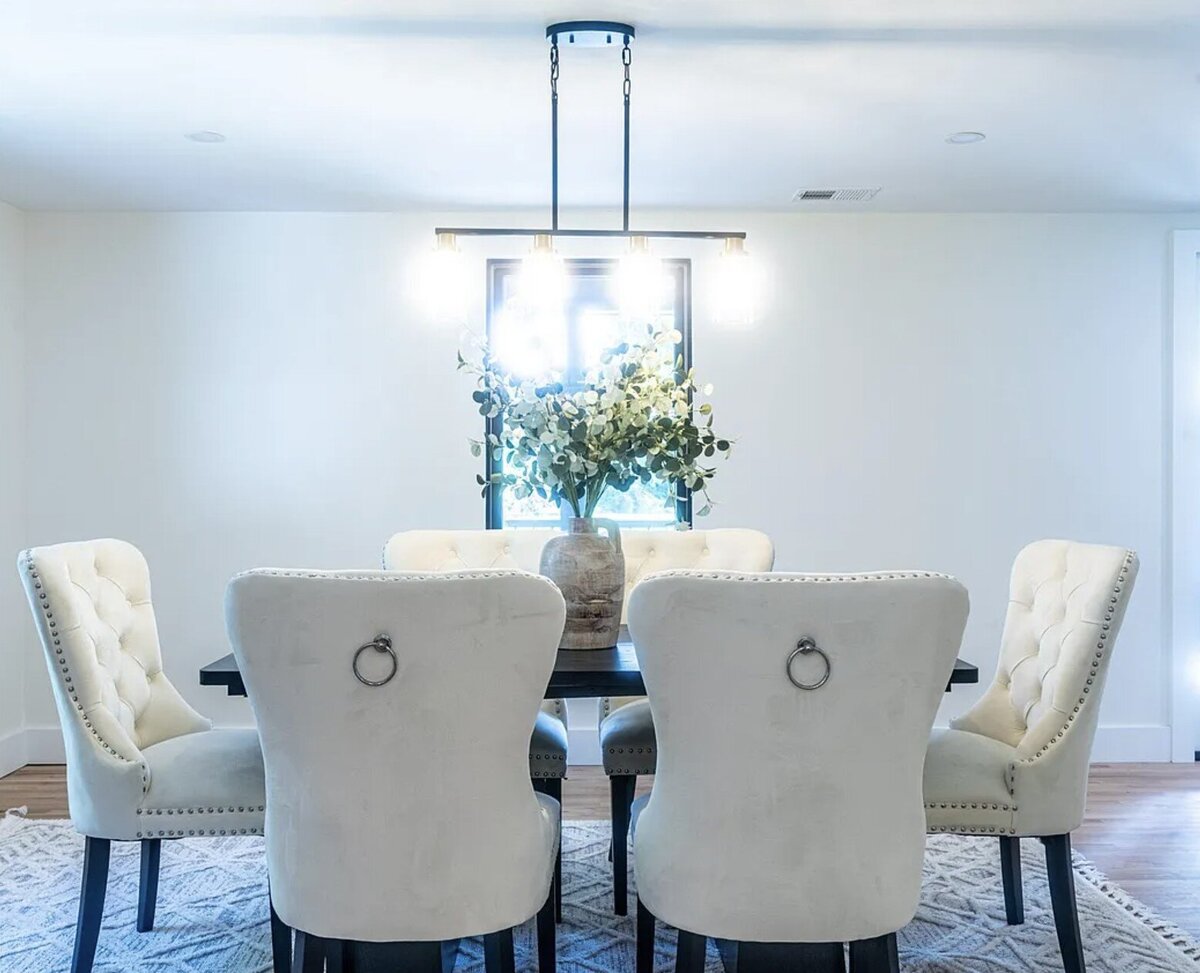 Kelly DeTommaso Elegant Transitions Occupied Home Staging Sellersville PA Dining Room