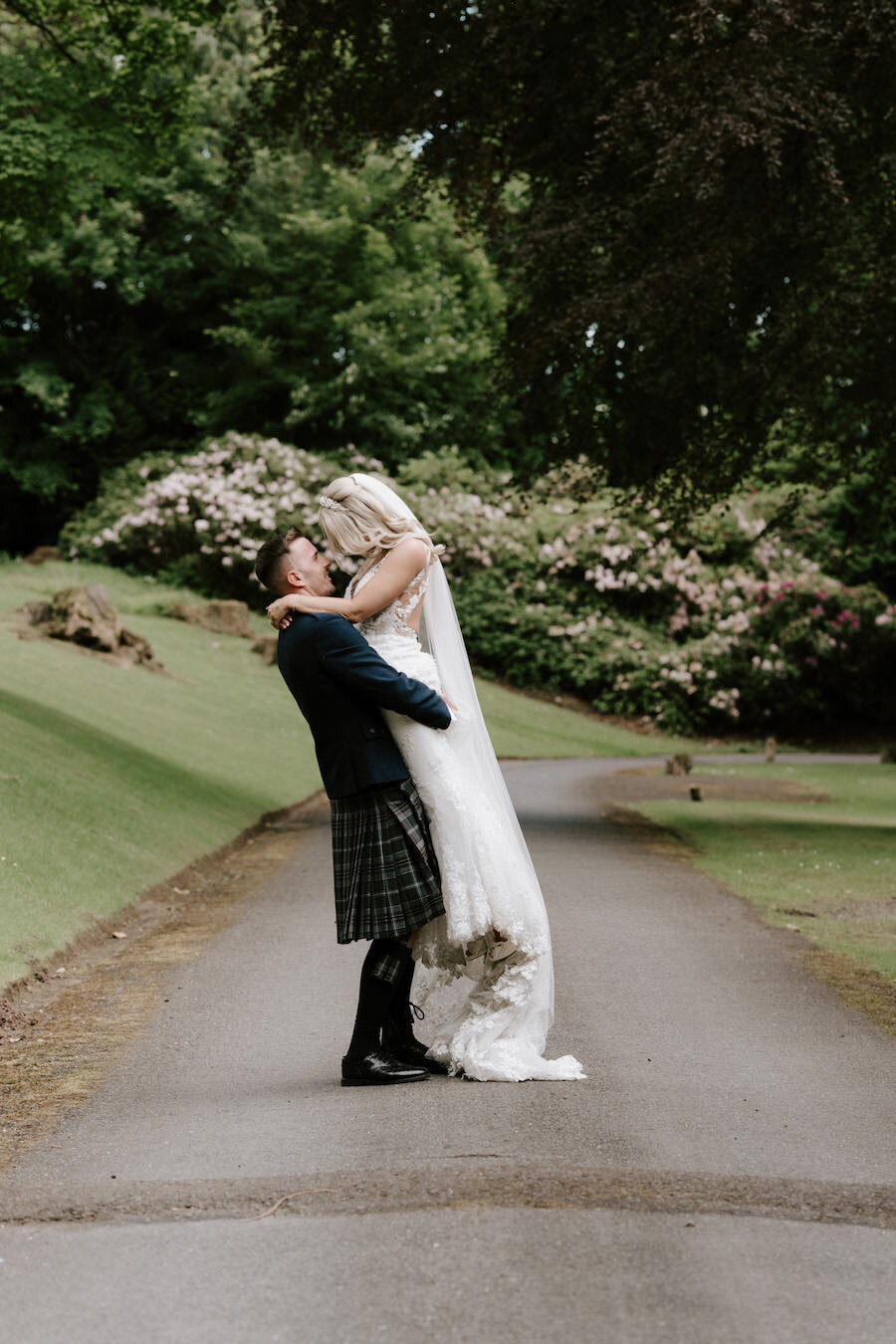 Nicola-Campbell-Timeless-Wedding-Photographer-Scotland-Kinnetles-Castle-Beth&Graham-080