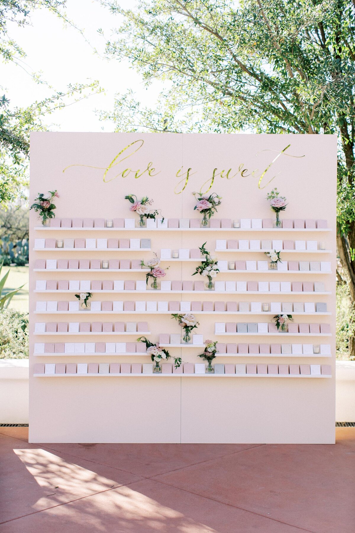 blush-seating-dispaly-escort-cards