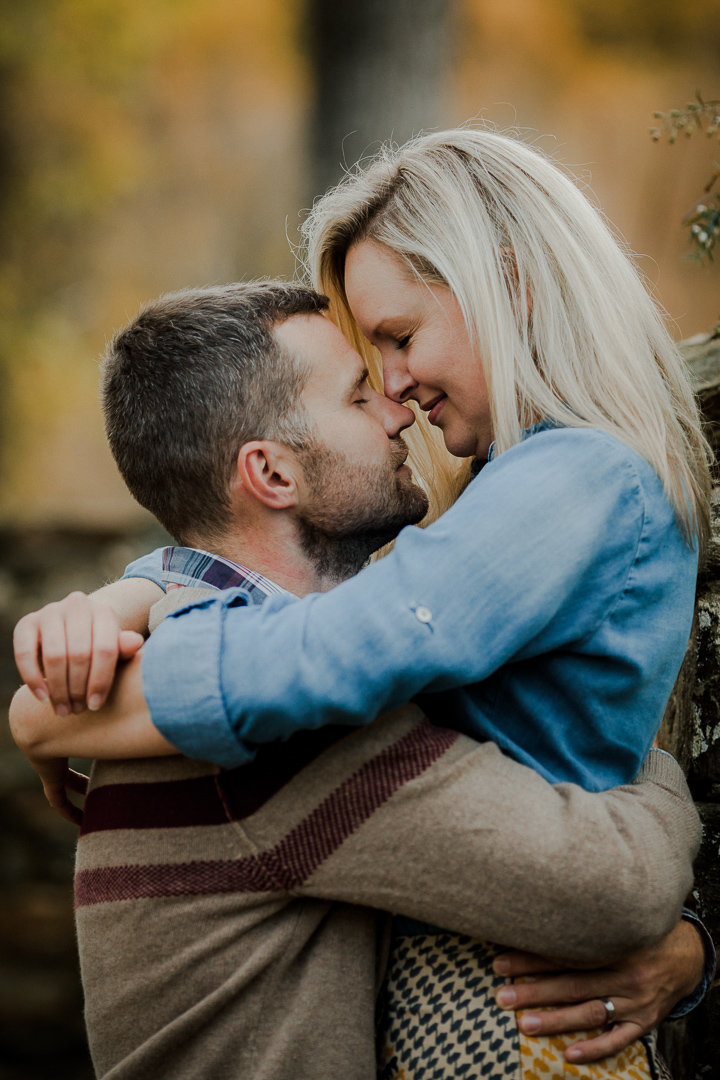 11_Outdoor_Couple_Engagement_Fall_Sunset_Maryland_Oregon_Ridge