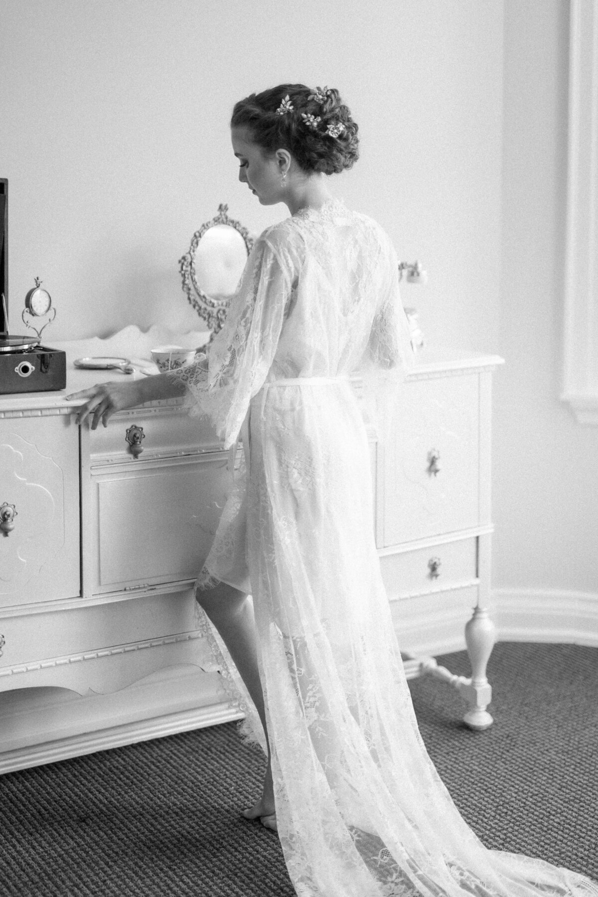 0906 Lisa Vigliotta Photography Cinematic Fine Art Luxury Destination Wedding Photographer Toronto Europe