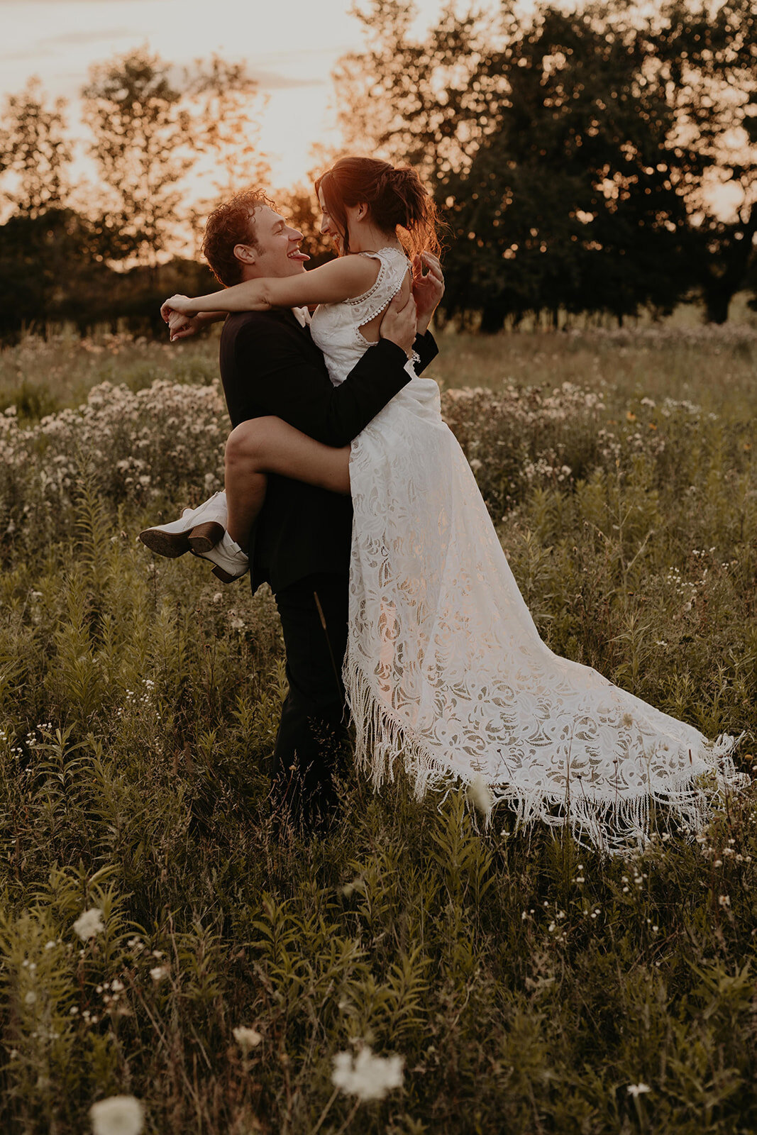 Emmett-Michigan-backyard-boho-wedding-dancing-metro-detroit-photographer-fringe-dress-reception-355