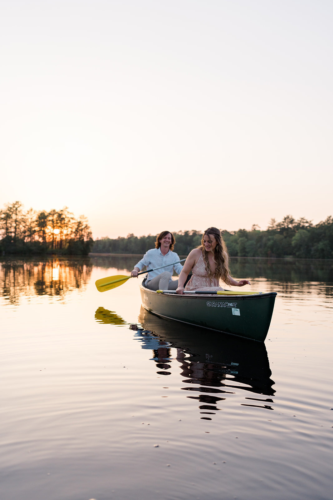 nj-lake-engagement-session-canoe