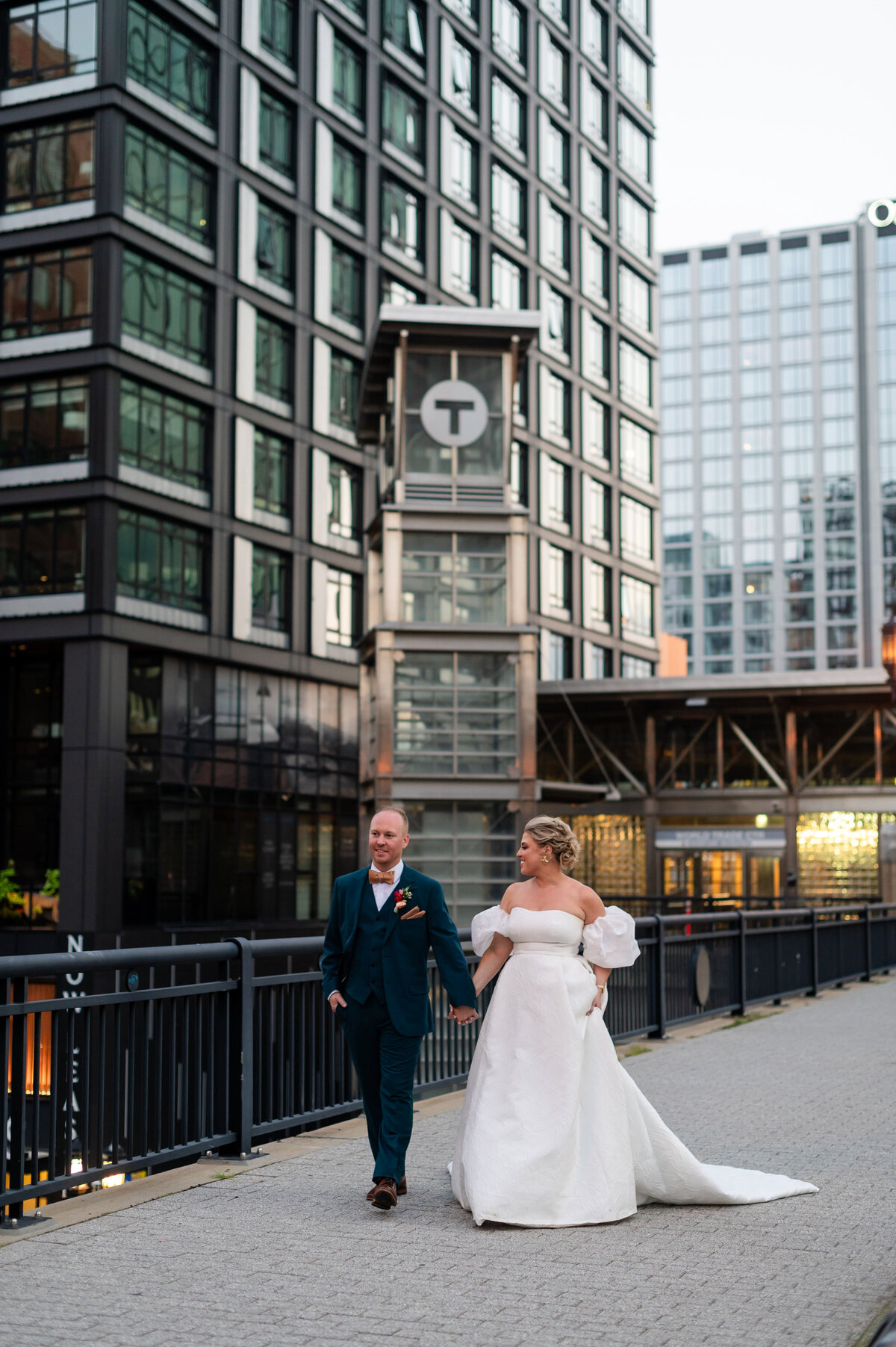 colorful-seaport-wedding-boston-lisa-gilbert-photography-38