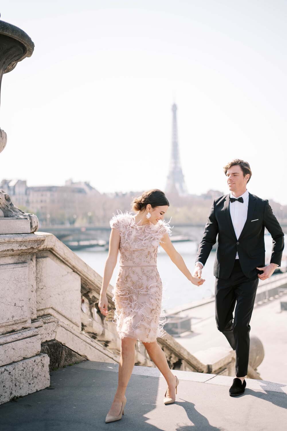 Paris wedding elopement on the Seine private boat Veronique Lorre floral designer Ruth Terrero Photography1