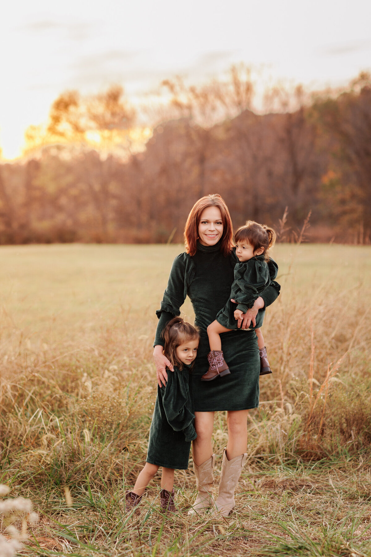 NWA family photographer, Northwest Arkansas best family photography, family portraits near me, professional family photos, family photography packages