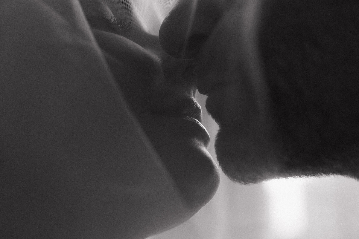 vancouver-elopement-studio-bnw-emotive