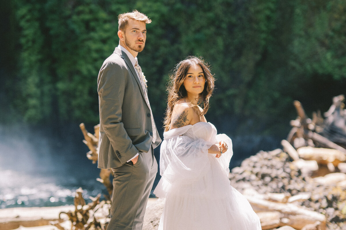 wahclella-falls-oregon-elopement-15