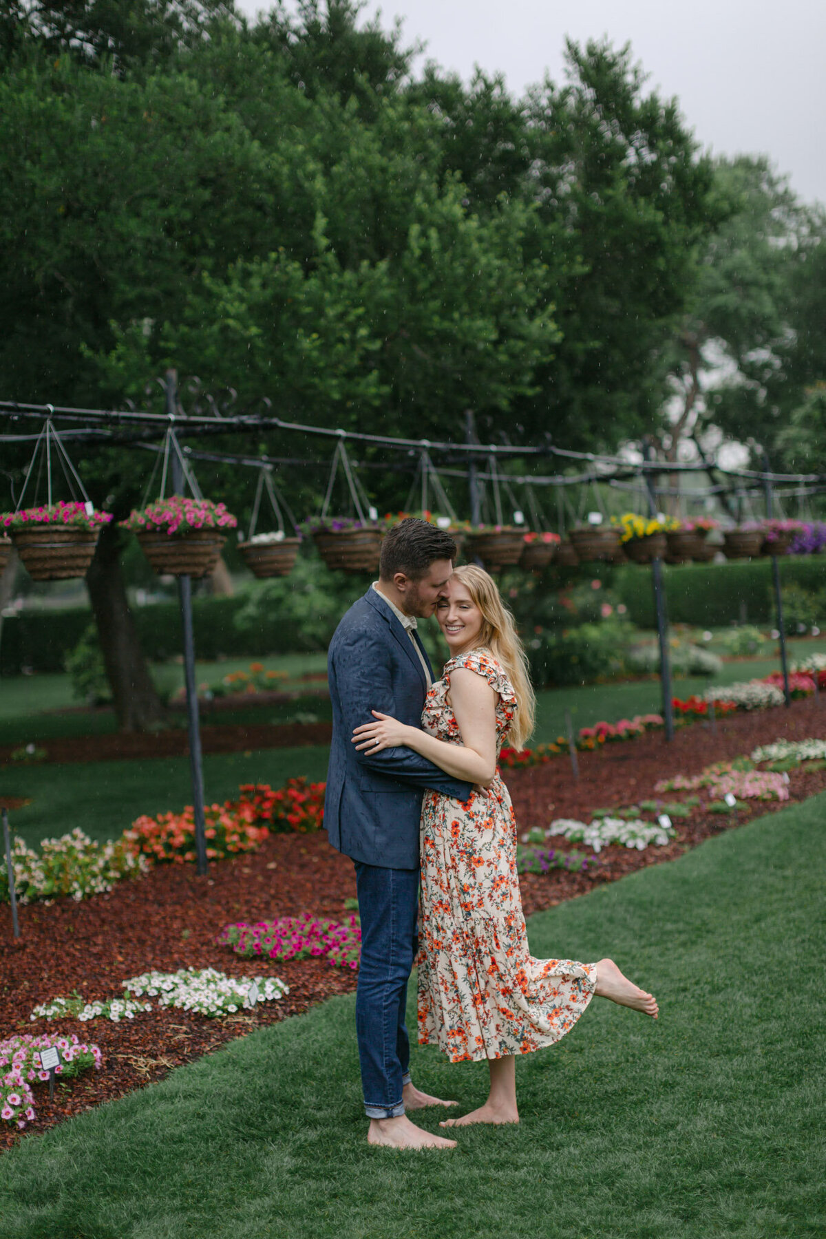 engagement photos at Dallas Arboretum