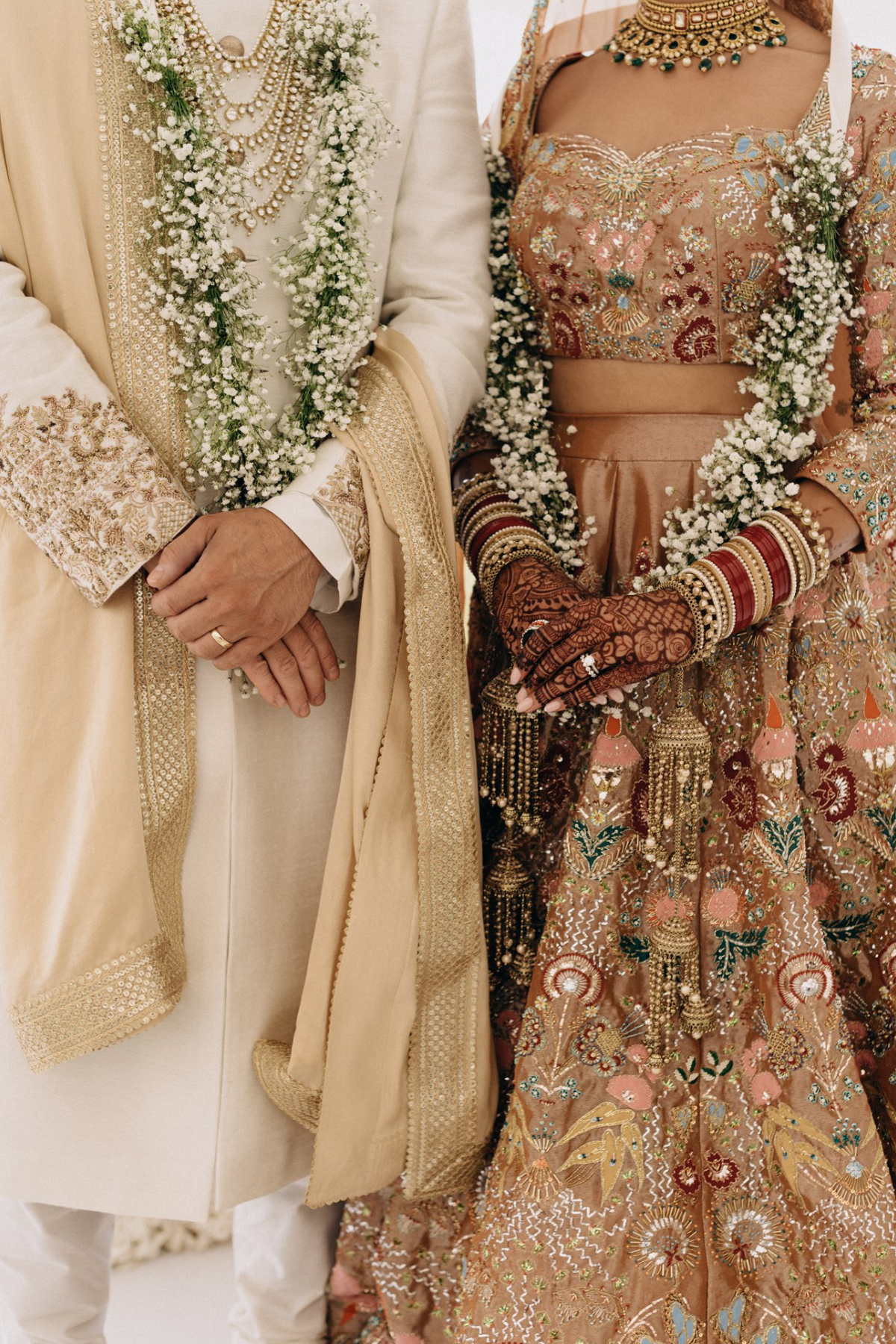 indian-french-sikh-wedding-babysbreath-roses-mala-flower-garland