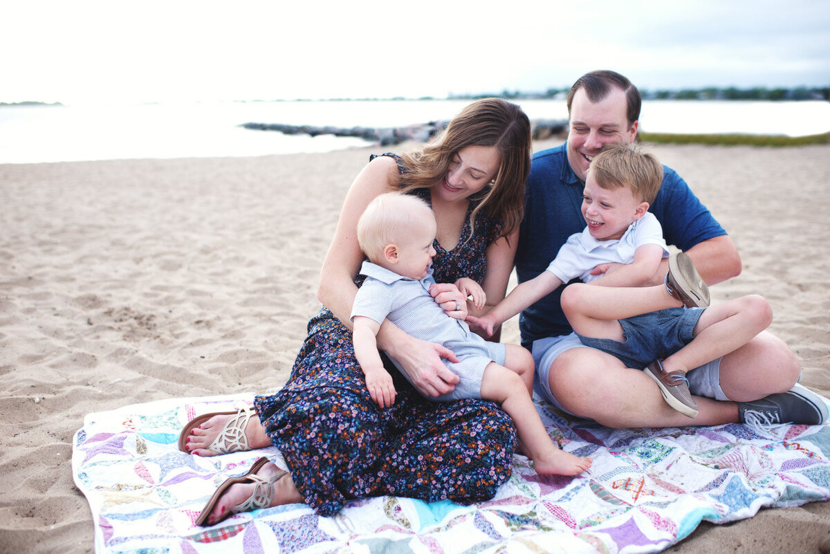 CT-Beach-Mini-Session-Photographer-4