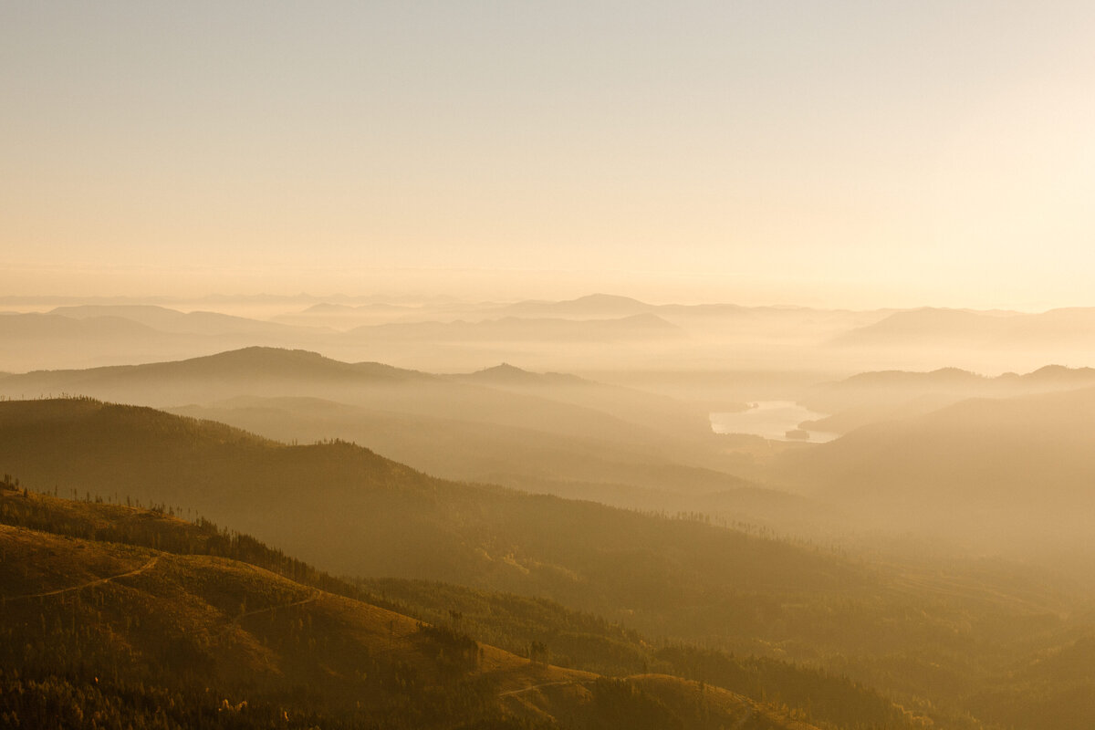 mount_spokane_hazy_sunrise_1