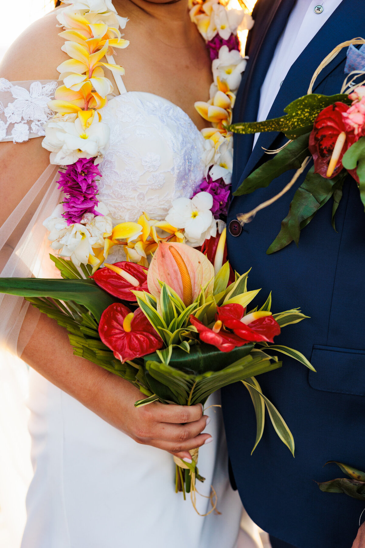 tropical-floral-details-tahiti-destination-elopement