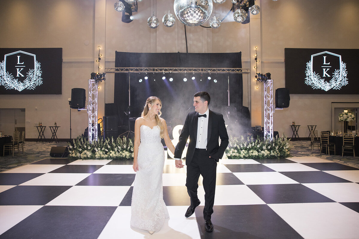 Wedding-Monogram-DAnce-Display