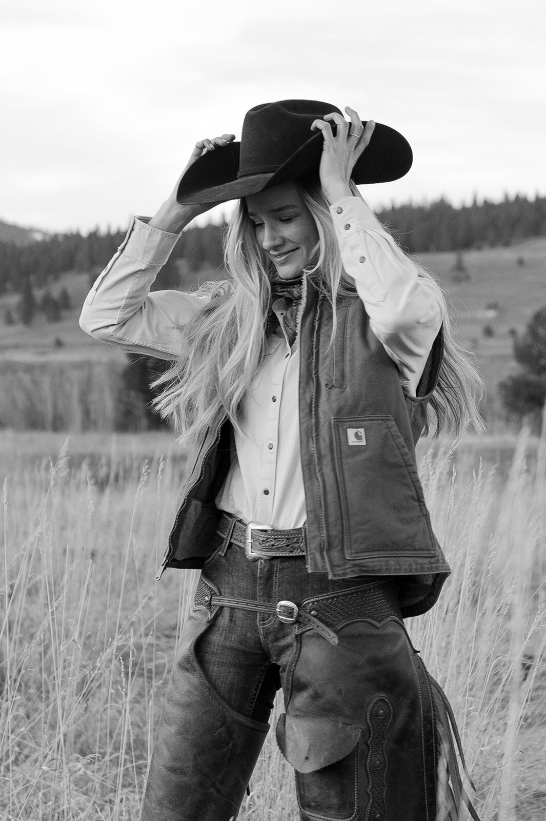 presley-gray-photo-montana-western-ranch-couples-photoshoot-2195