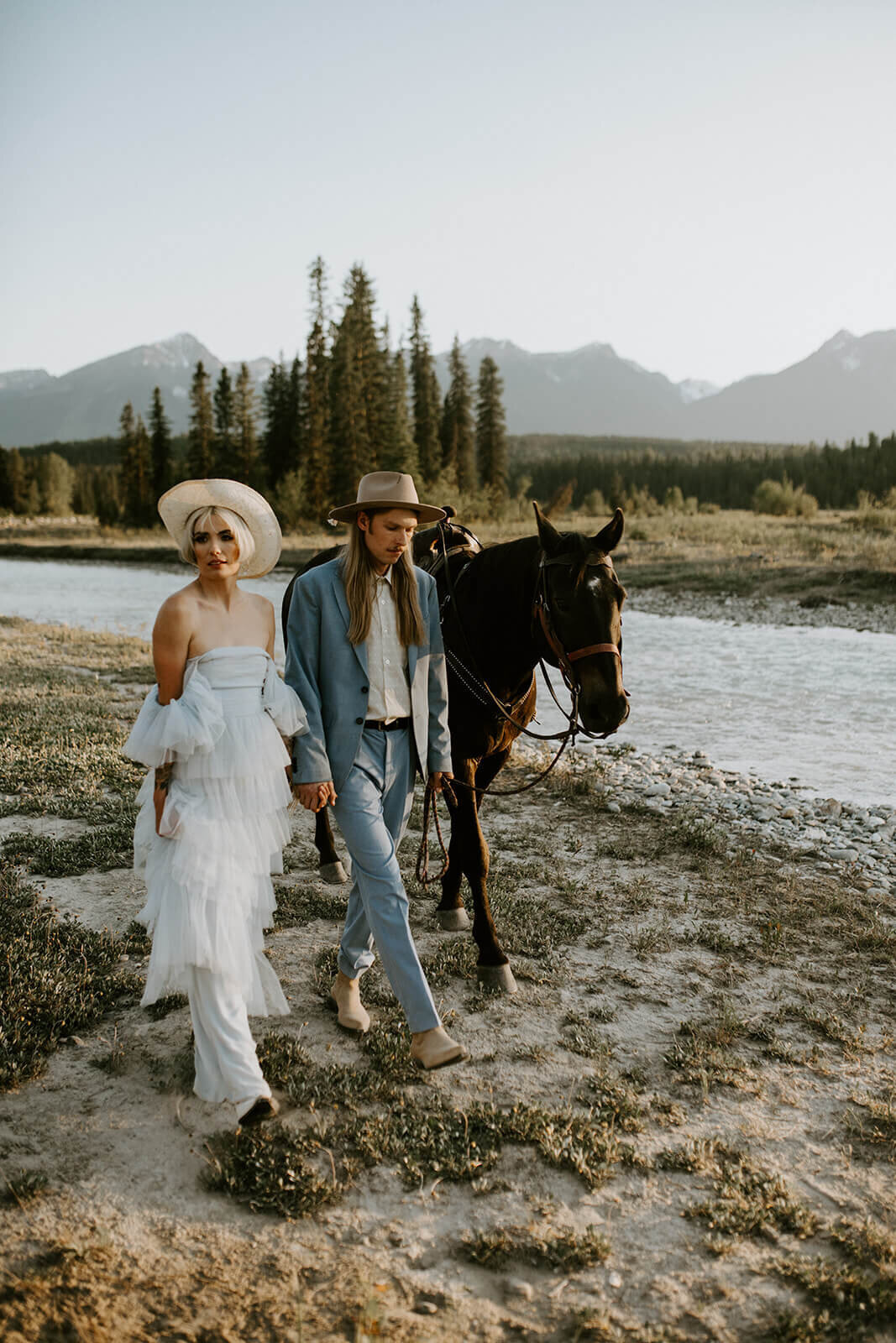 Elopement-with-horse-Canmore
