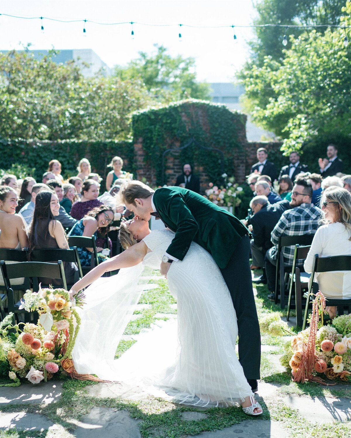 detroit-outdoor-garden-colony-club-wedding-photo-0422