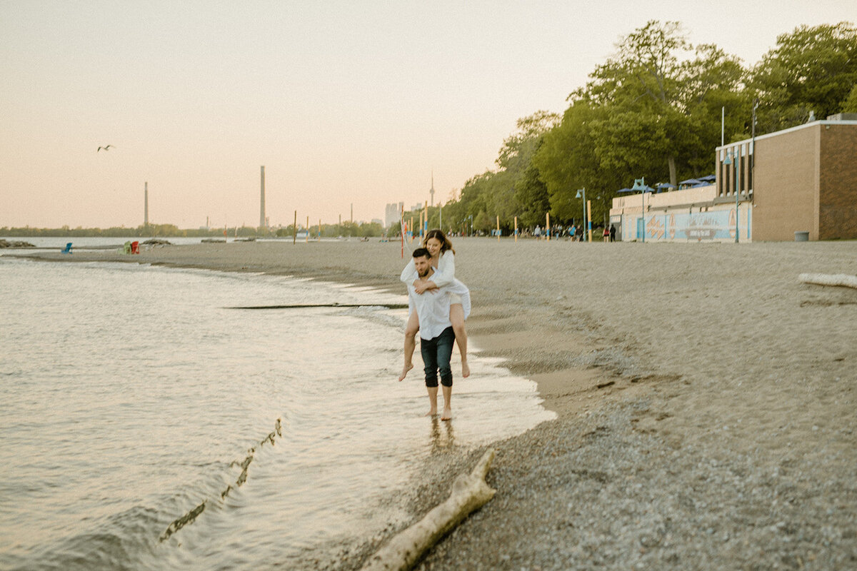 a-toront-engagement-session-queen-street-east-the-beaches-summer-fun-whimsical-romantic-2247