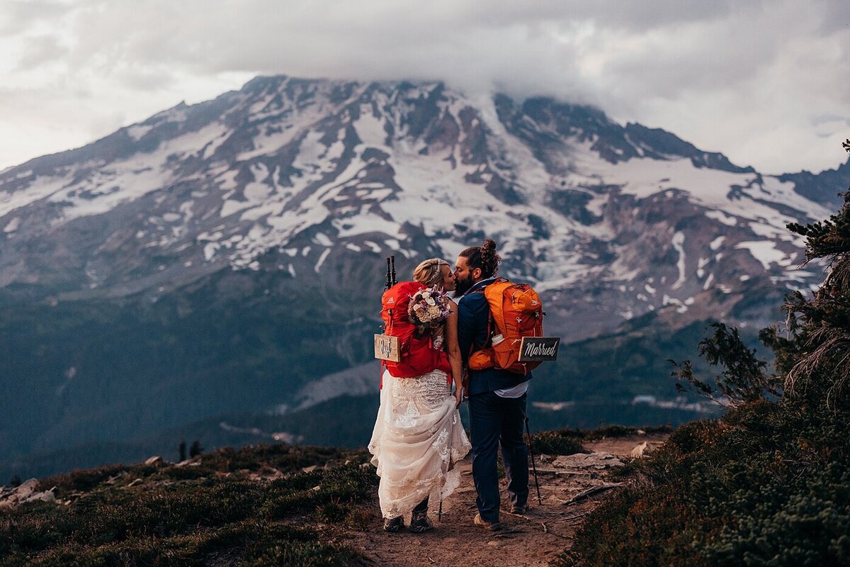 Hiking-elopement-mount-rainier-national-park_0078