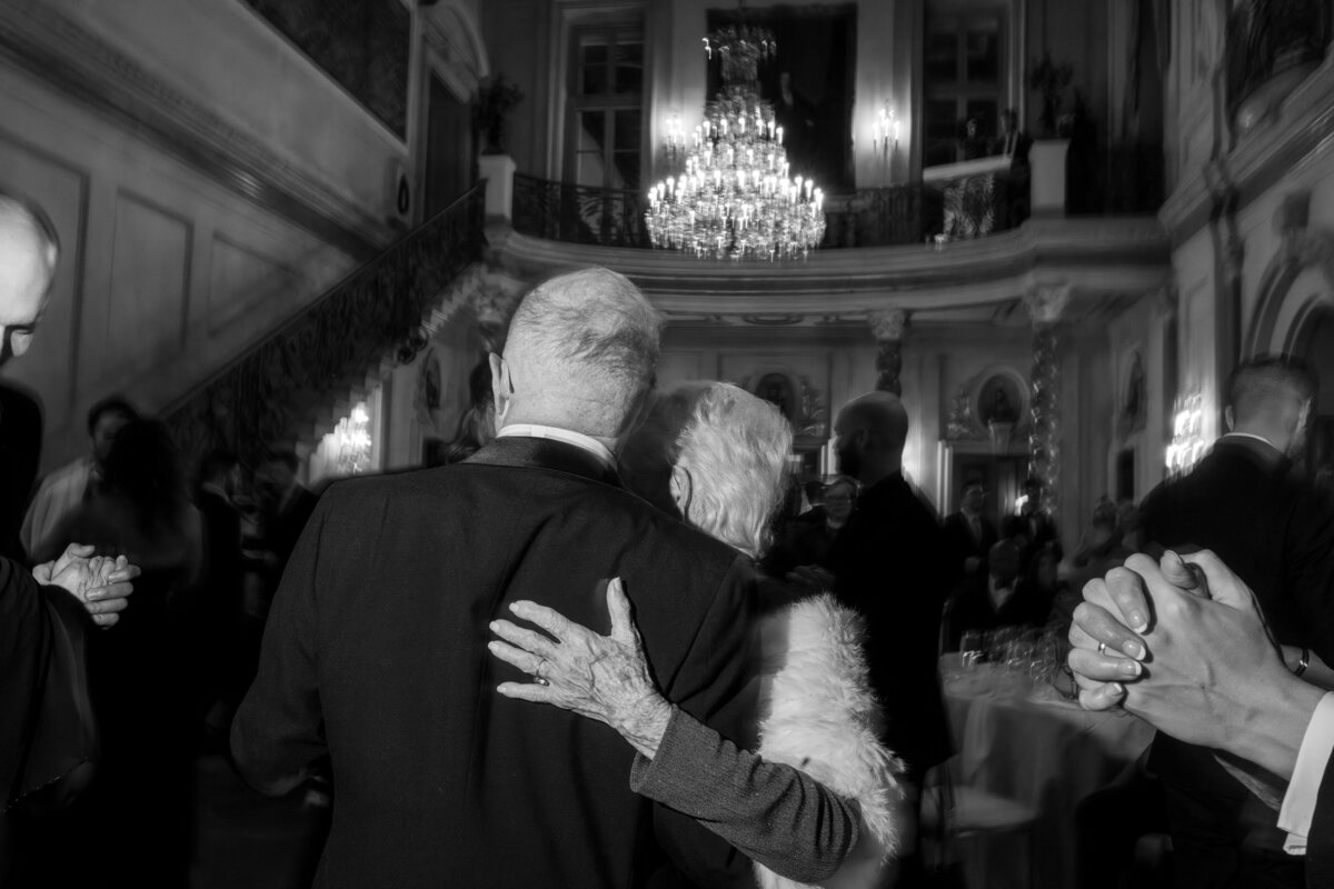 wedding-reception-dancing-flash-artsy-hands