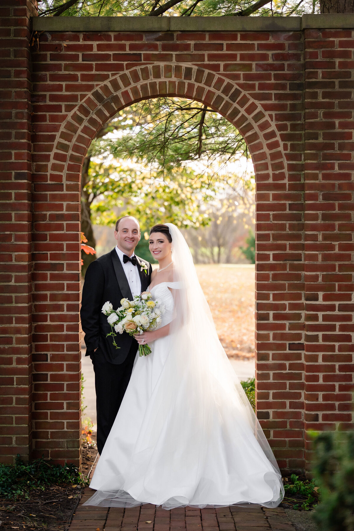 wedding photo taken around pittsburgh golf club in squirrel hill pennsylvania