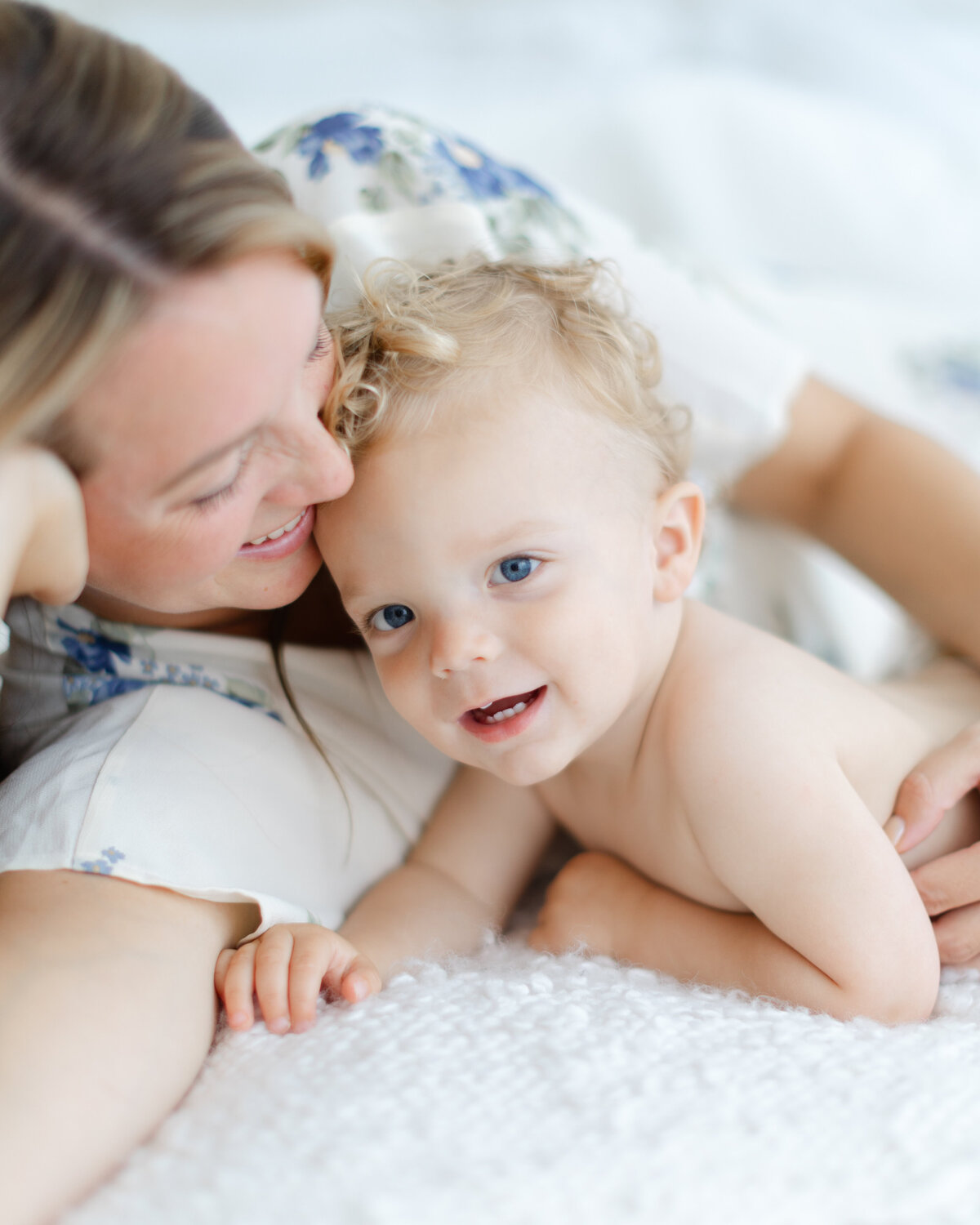 A Philadelphia in-studio maternity portrait session with siblings - 18