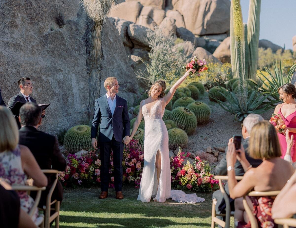 bride-groom-desert-wedding-ceremony