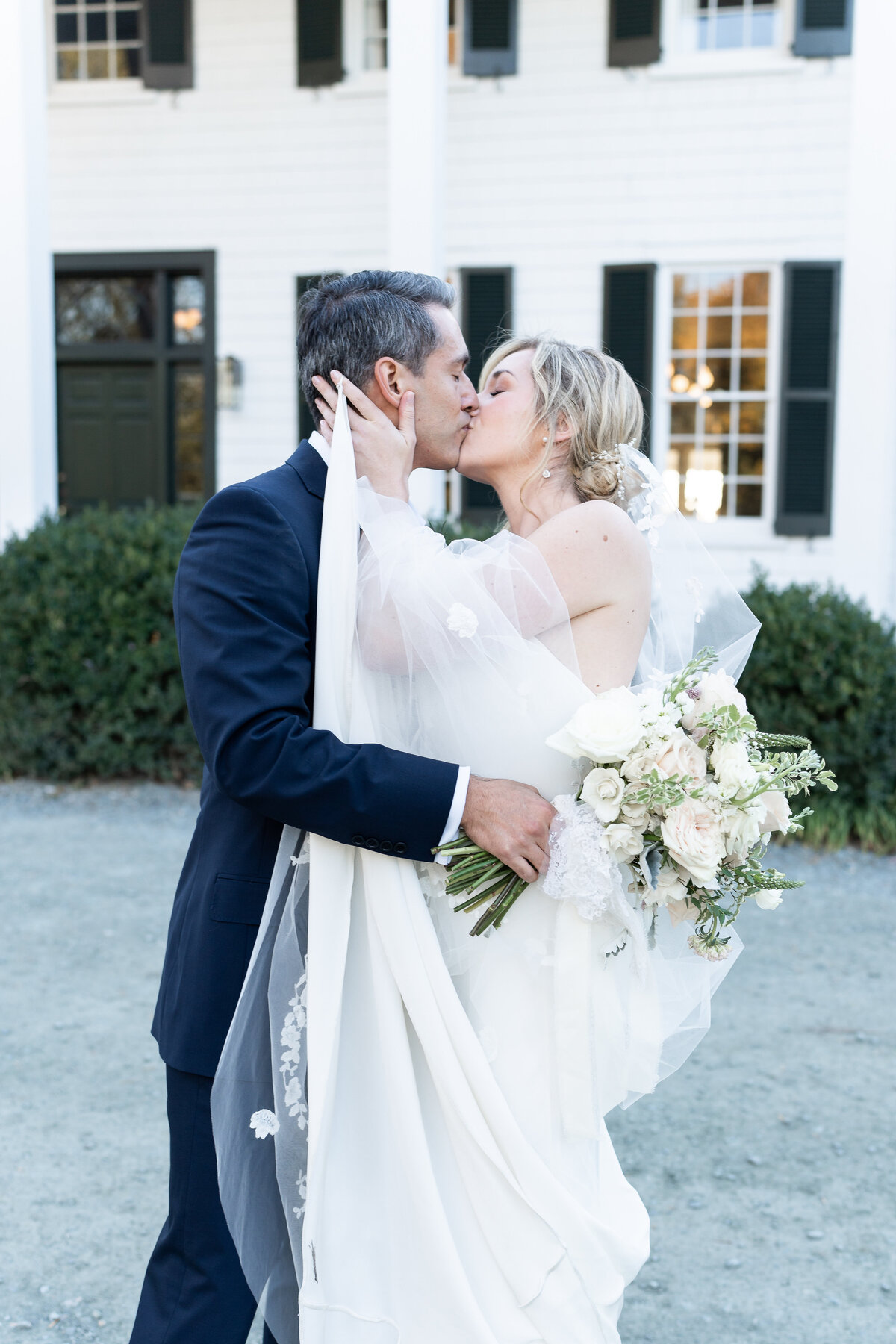 Hannah Malloy Virginia Wedding Portrait Family Photographer-716