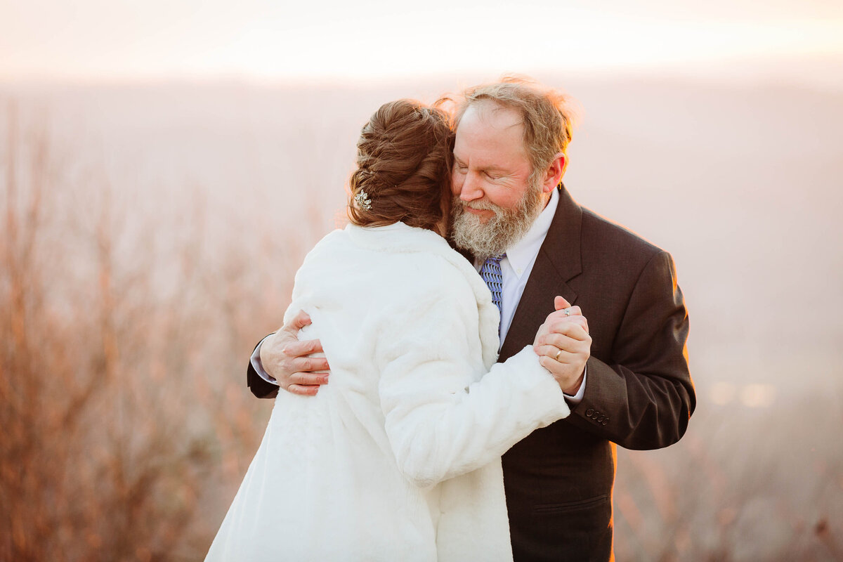 Jump-Off-Rock-NC-Mountain-Elopement-67