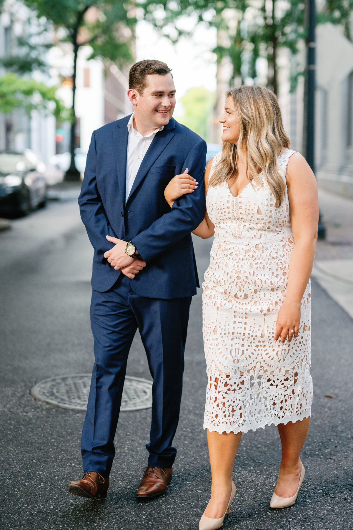 Paige and Tommy Engagement Sesison - Downtown Knoxville Tennessee - East Tennessee Wedding Photographer - Alaina René Photohgraphy-78