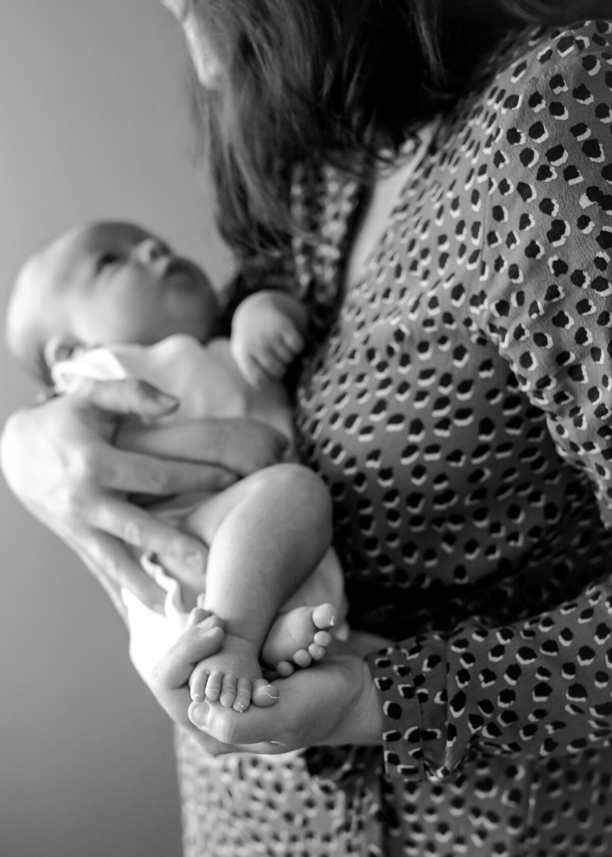 Newborn photographer based near Guildford.