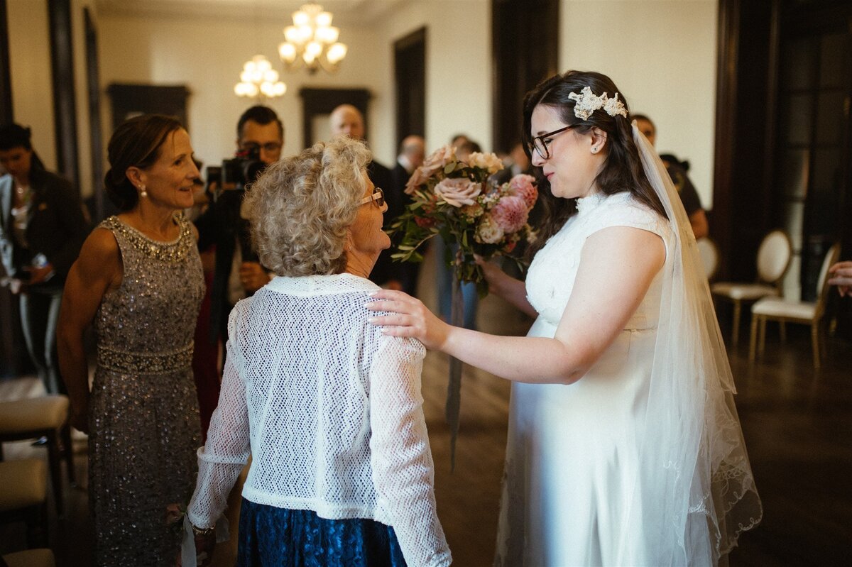 theatre-st-james-jewish-vintage-wedding-julia-garcia-prat-montreal-luxury-wedding-photographer-189