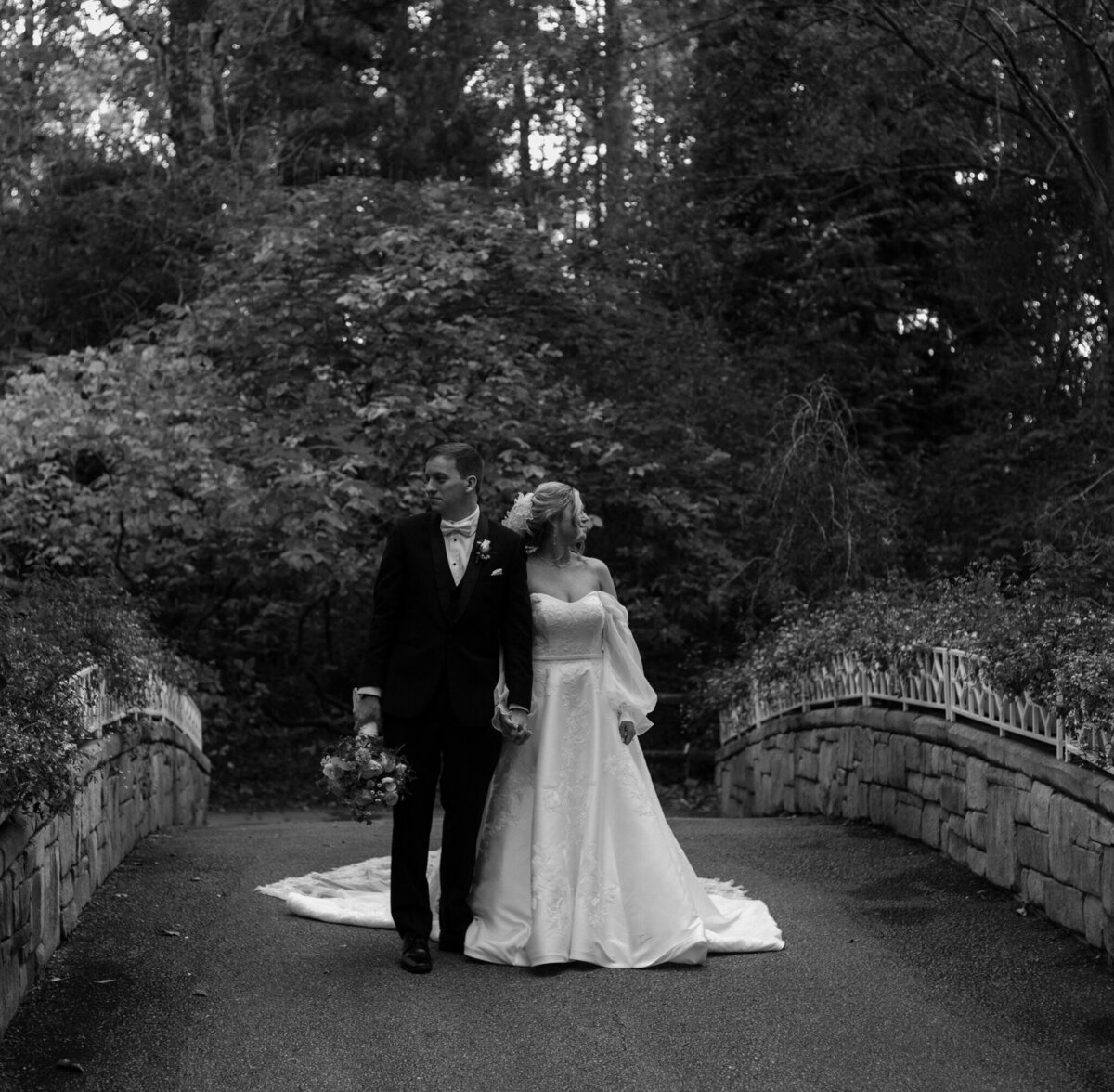 Dahlonega wedding couple portraits.