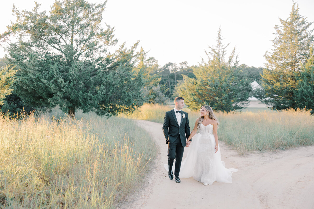 Molly Sue Photography New Jersey East Coast Wedding Engagement Portrait Photographer Light Airy Timeless Fine Art18