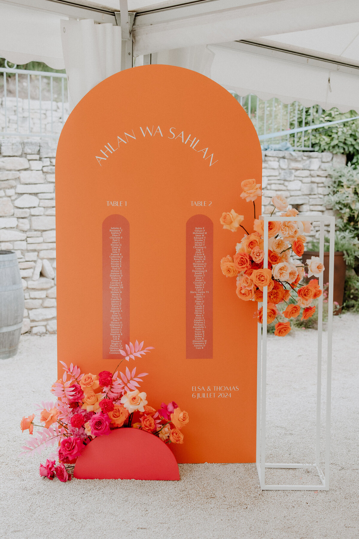 Décor floral mariage créatif et coloré