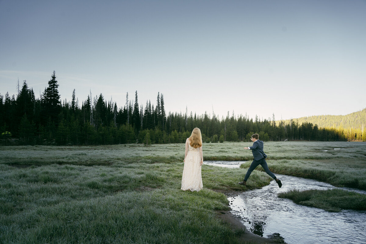 bend Oregon Photographer Sparks lake elopement-21