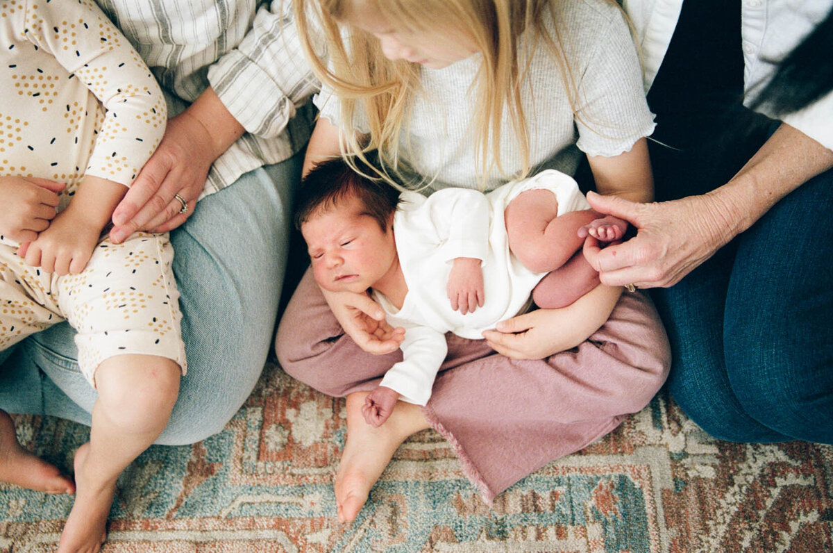 RobinWeirPhoto-2025-newborn-43