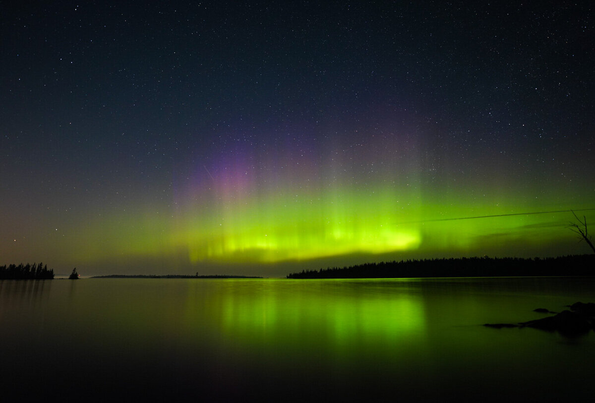 Great Lakes Auroras_Lights over Lake Superior_By Stephanie Vermillion