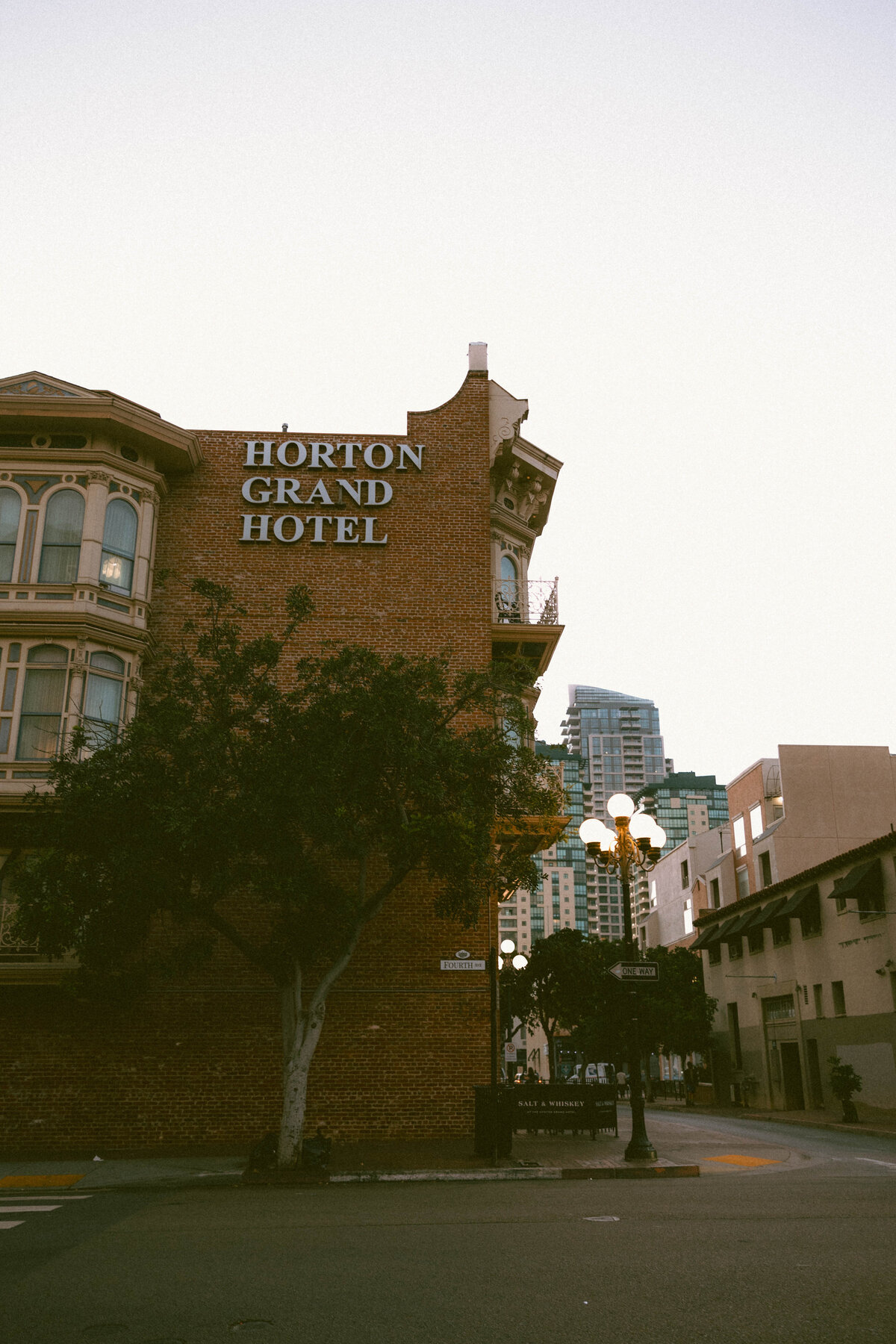 horton-plaza-hotel-san-diego-wedding-raven-berlin-photo-914