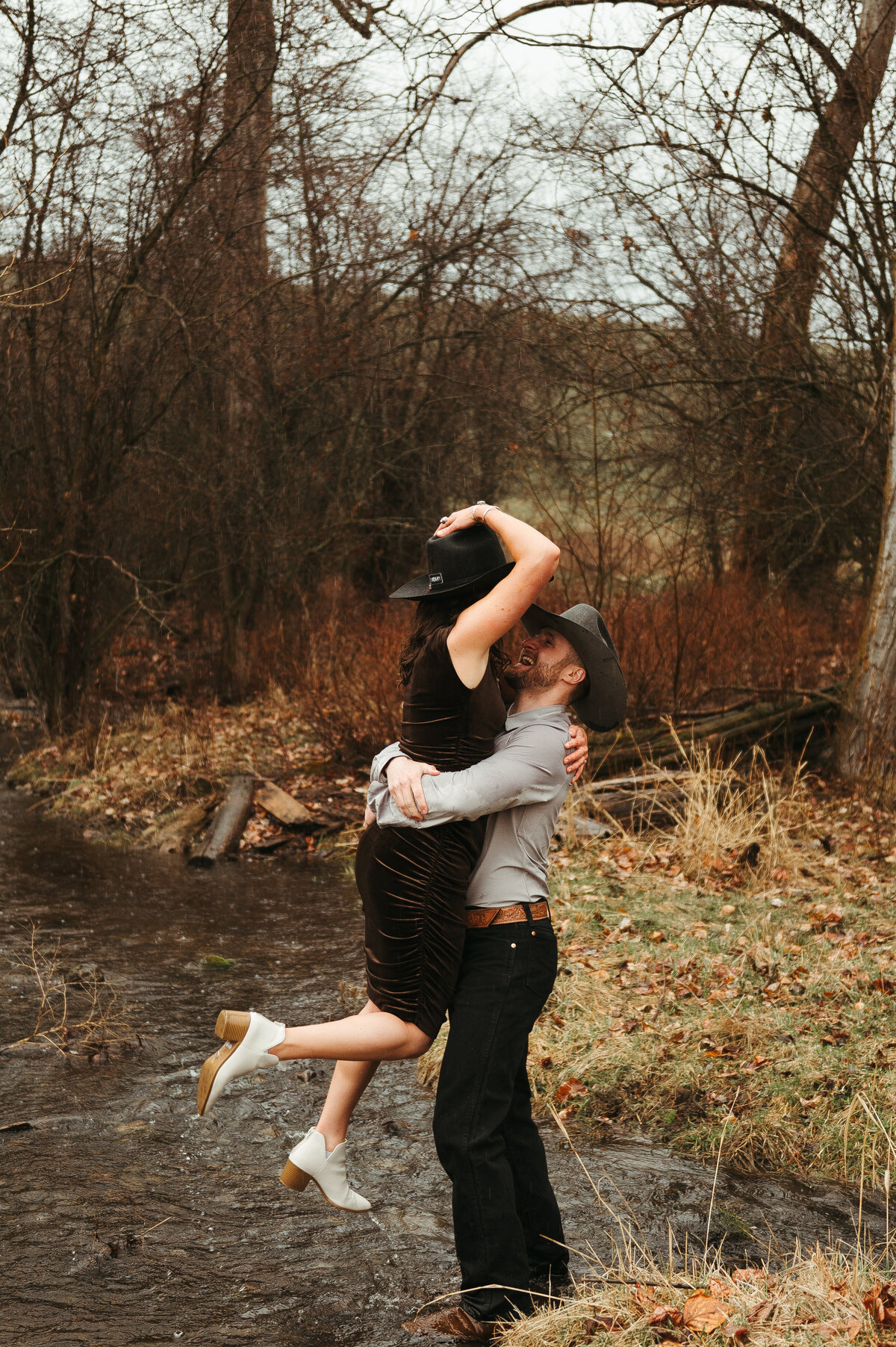 presley-gray-photo-montana-western-style-engagement-4572