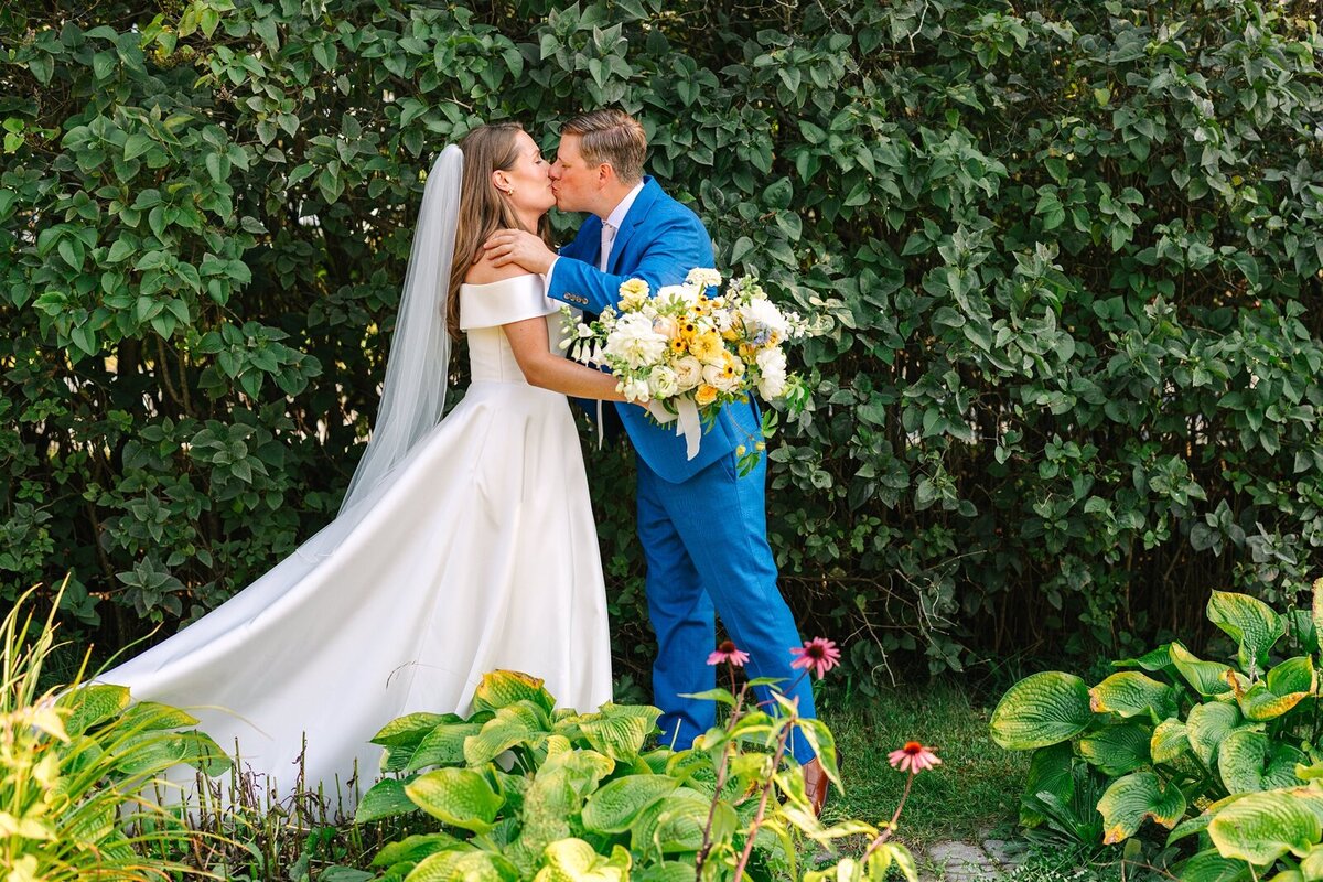 Cheery_Yellow_Blue_Seaside_Island_Maine_Wedding_Chebeague_Island_Inn_0027