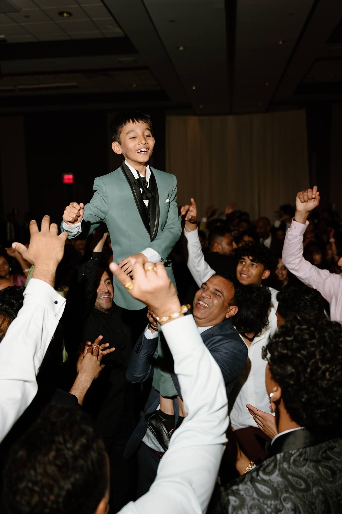 Nichole-Babiez-Photography-wedding-photographer-indian-wedding-photographer-mendhi-sangeet-baraat-luxury-chicago-illinois-marriott-schaumburg-118