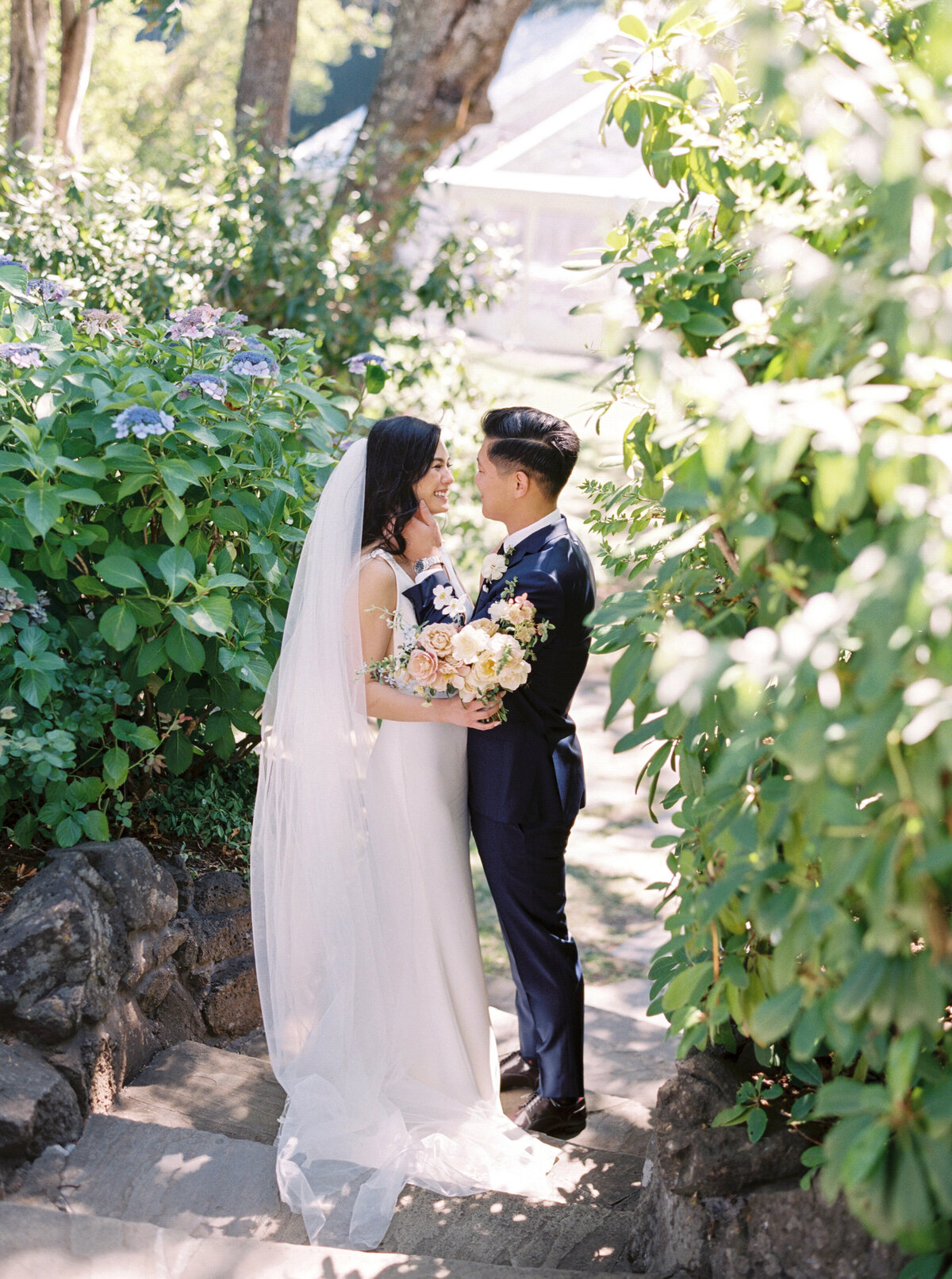 griffin-house-wedding-in-hood-river-oregon-by-the-tenneys-photographers-14